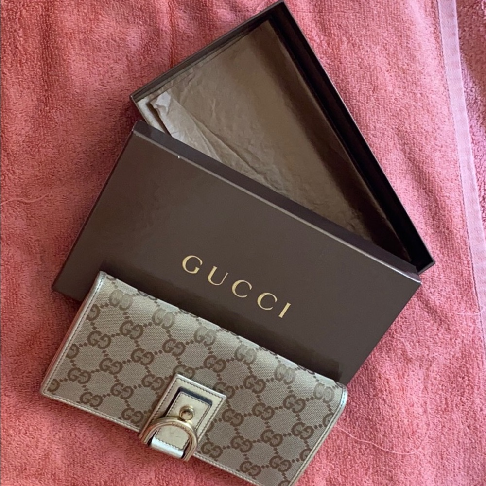 Gucci wallet